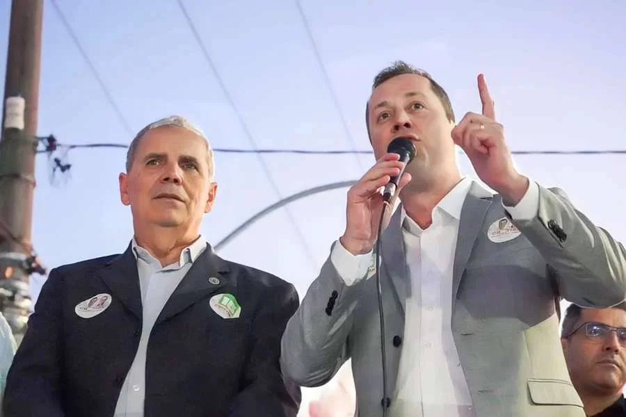 Impeachment em Cachoeirinha: denúncia de uso eleitoral de R$ 3,7 milhões em tênis e auxílios durante enchentes