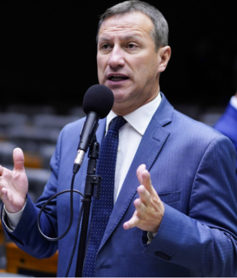 Sanderson projeta 2026 como o ano da virada da Direita no Brasil