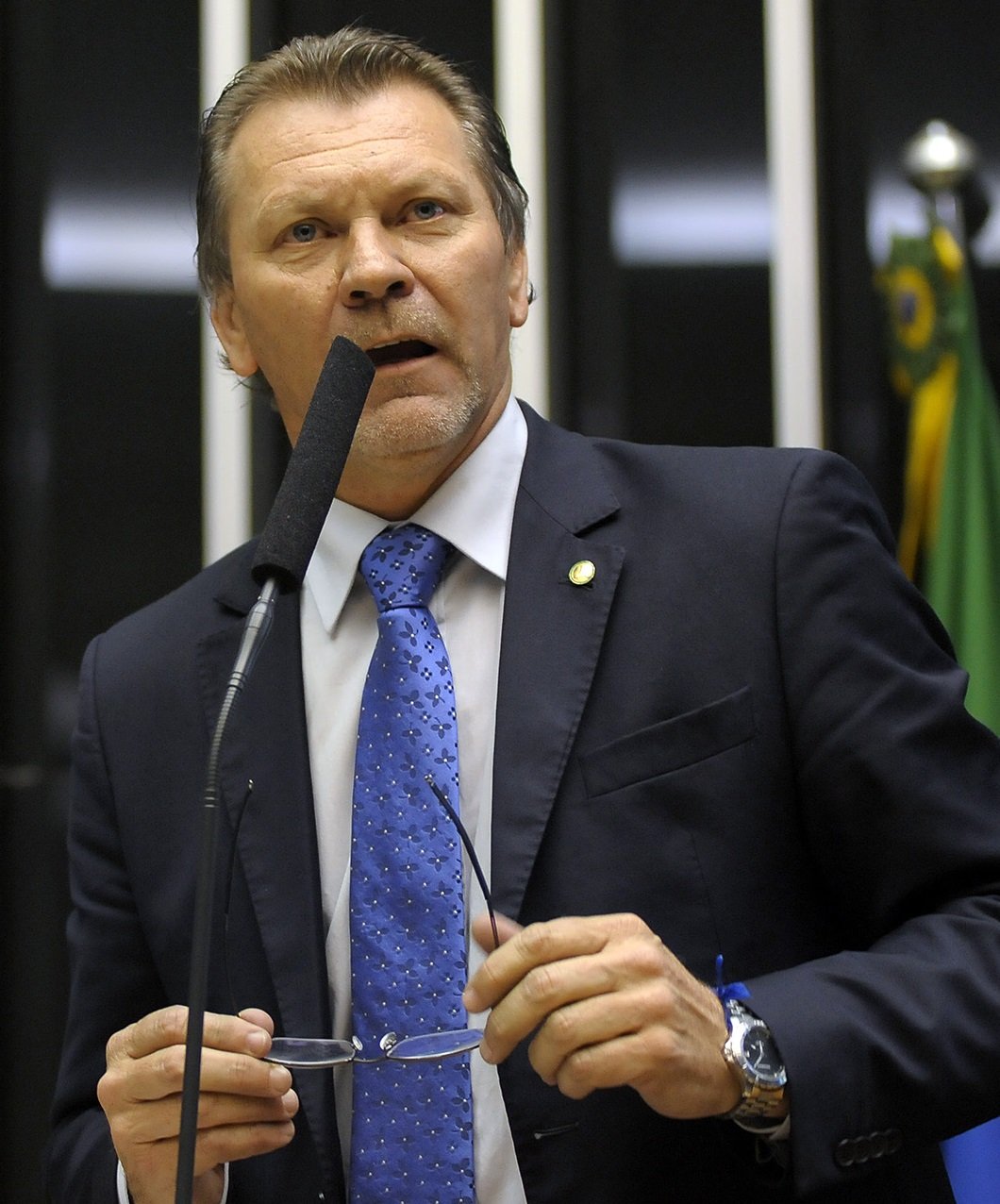  CCJC aprova projeto de Afonso Hamm que regulamenta porte de arma no meio rural