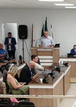 Fantasma no gabinete termina em cassação de vereador em Viamão