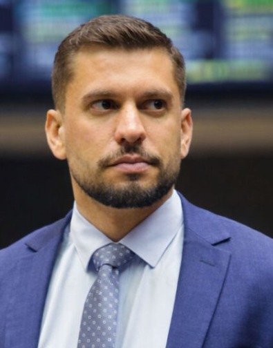Vereador de Erechim, Rony Gabriel deixa o PL e acerta filiação ao Podemos para reforçar frente de direita no RS